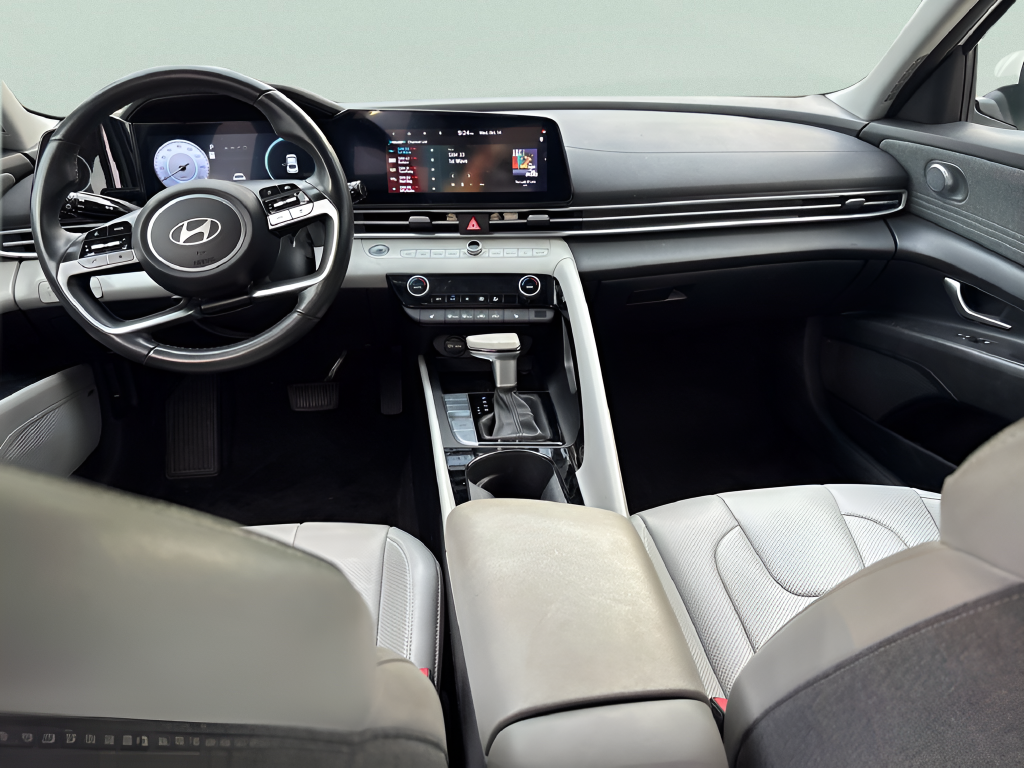 Used 2025 White Hyundai Limited image 21