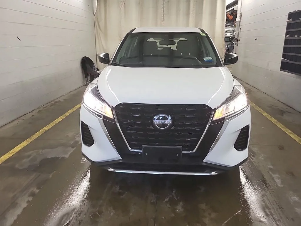 Used 2024 White Nissan S image 3