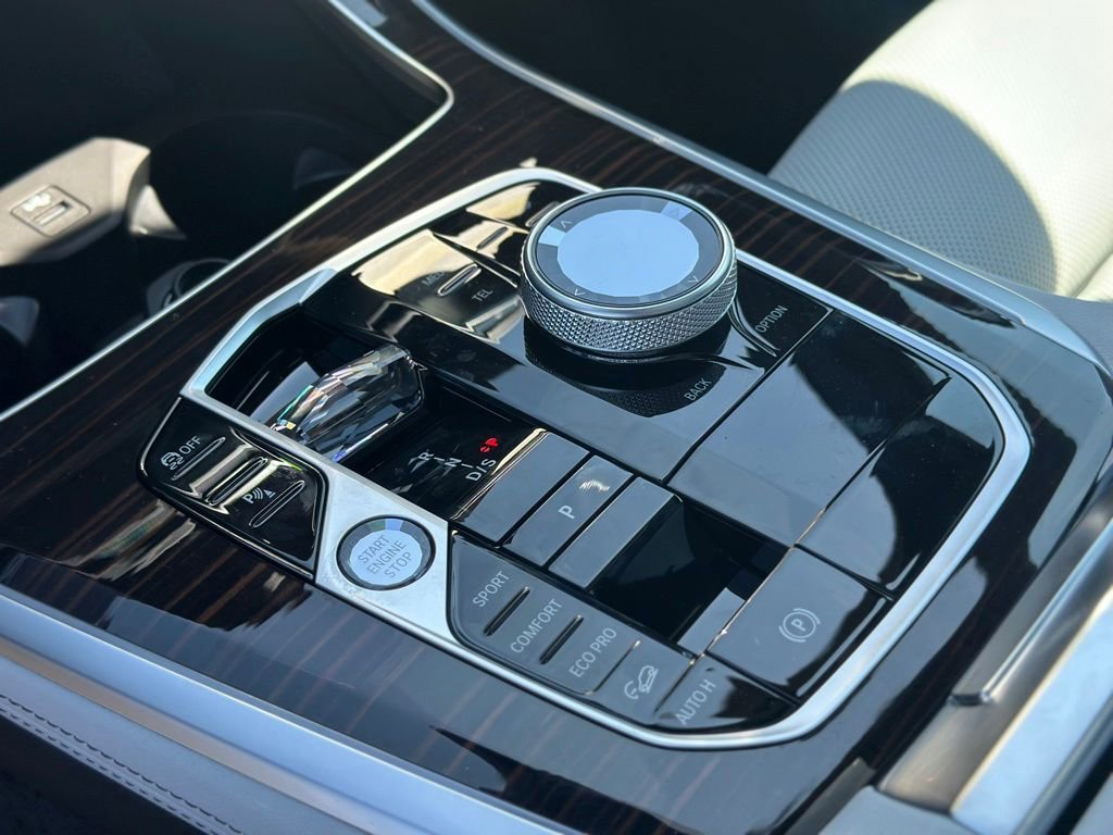 New 2026 Black Sapphire Metallic BMW xDrive40i image 34
