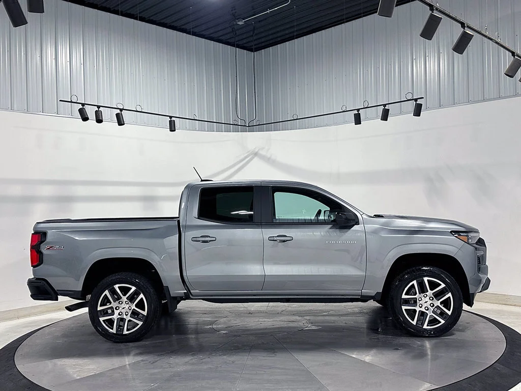 Used 2024 Sterling Gray Metallic Chevrolet Z71 image 10