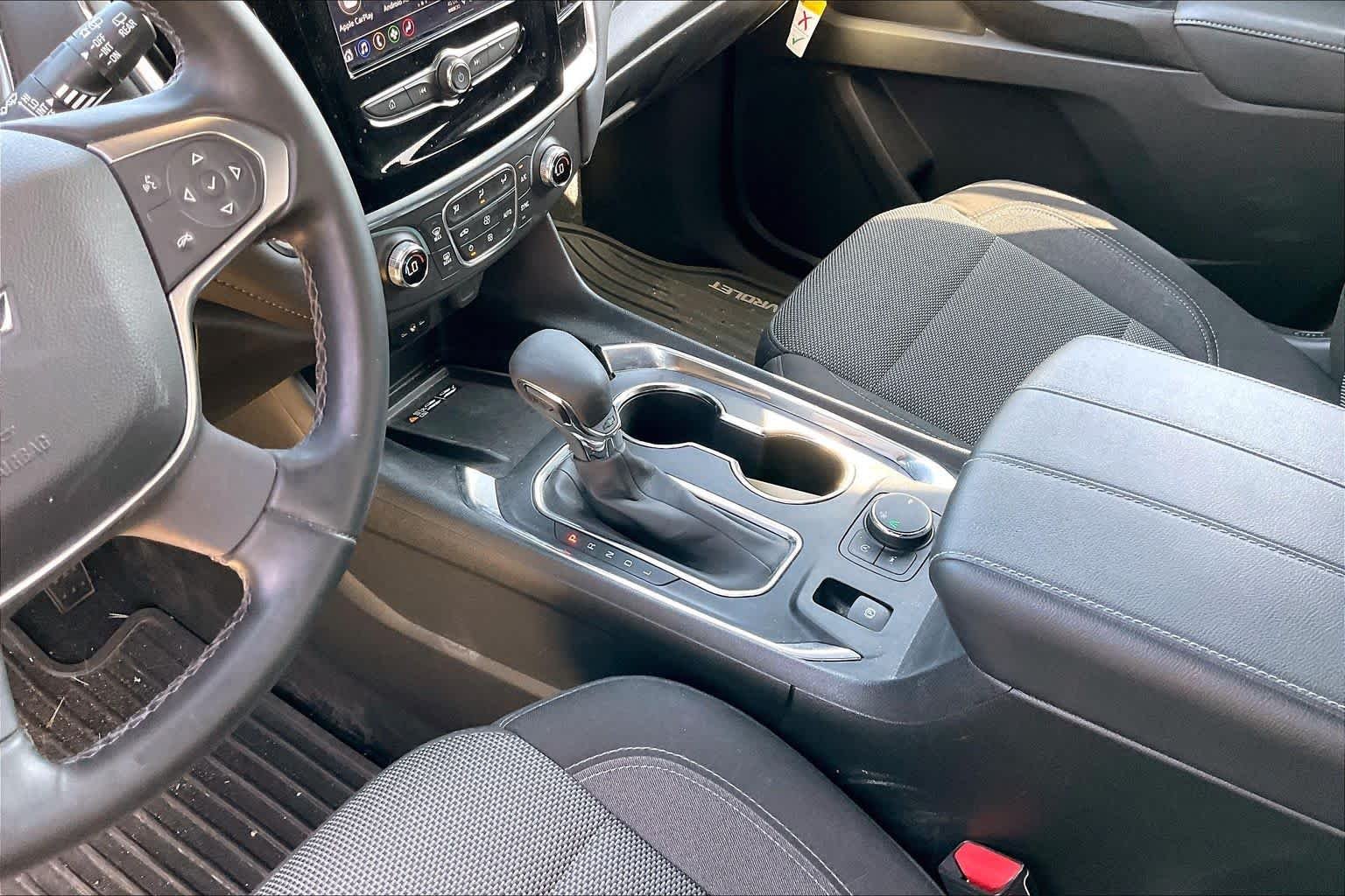 Used 2023 Summit White Chevrolet LT Cloth image 14