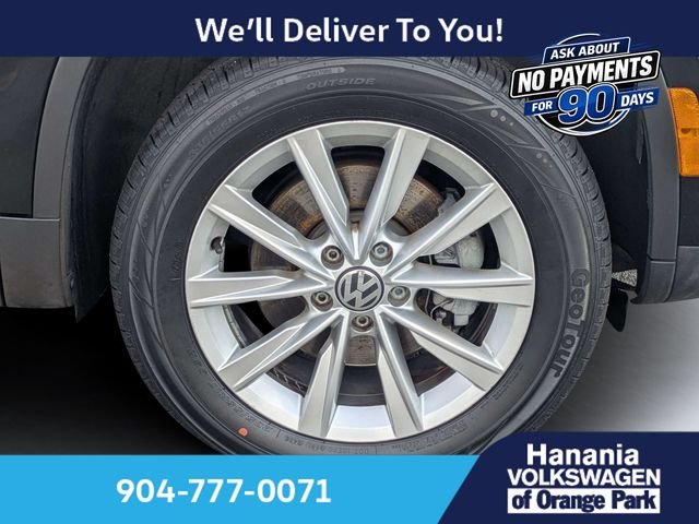 Used 2017 Black Volkswagen 2.0T image 11