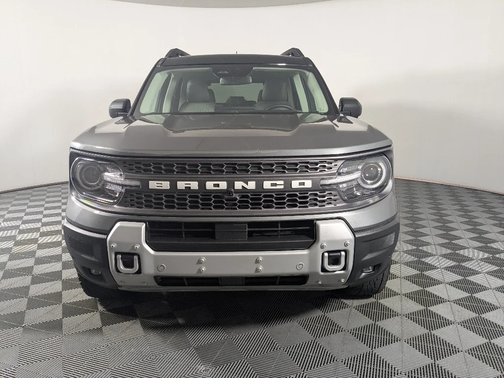 Used 2025 Gray Ford Badlands image 3