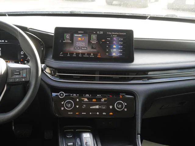Used 2022 Blue INFINITI LUXE image 17