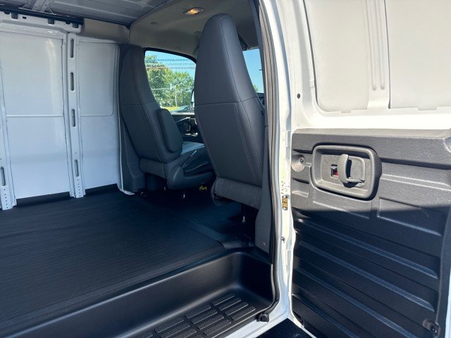 2025 Chevrolet Express Cargo Work Van - Photo 18