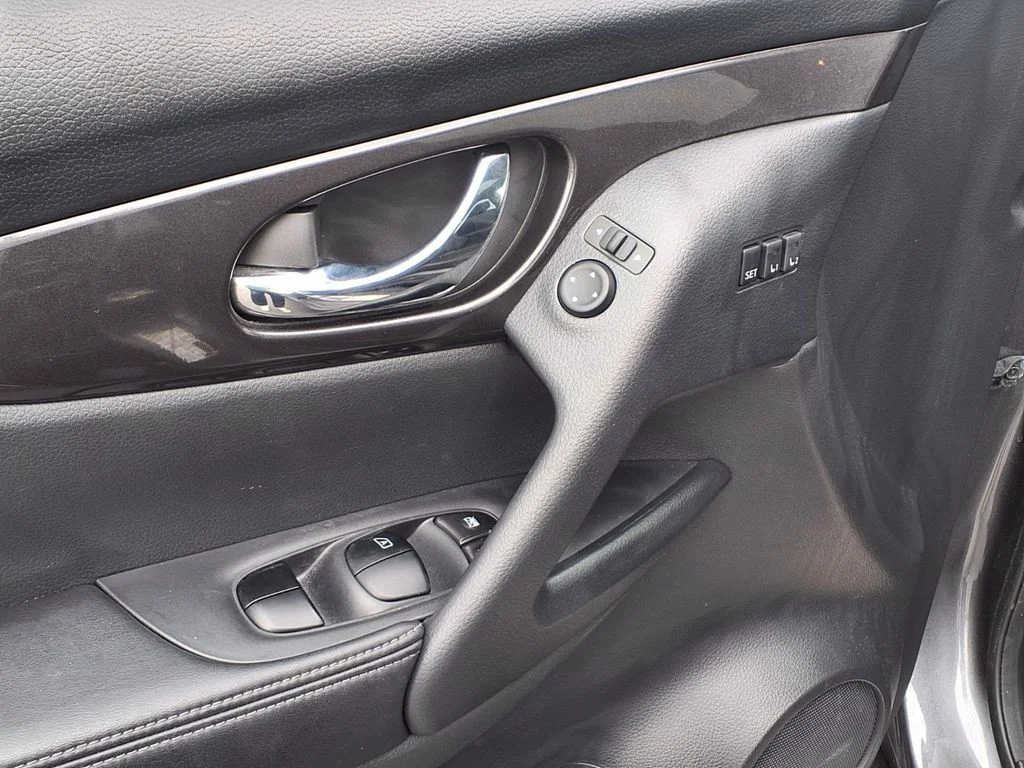 Used 2018 Gun Metallic Nissan SV image 12