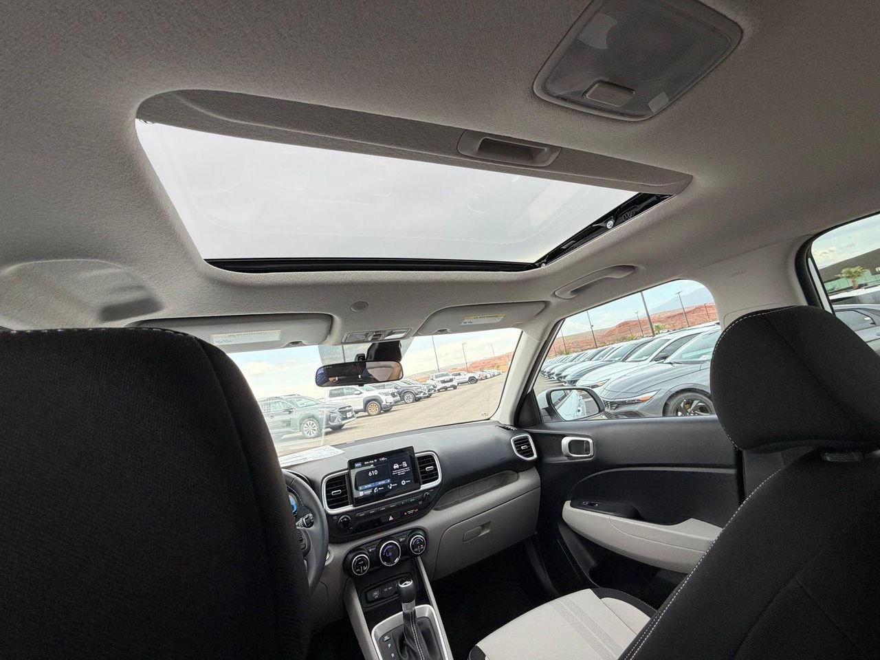 2026 Hyundai Venue SEL - Photo 37
