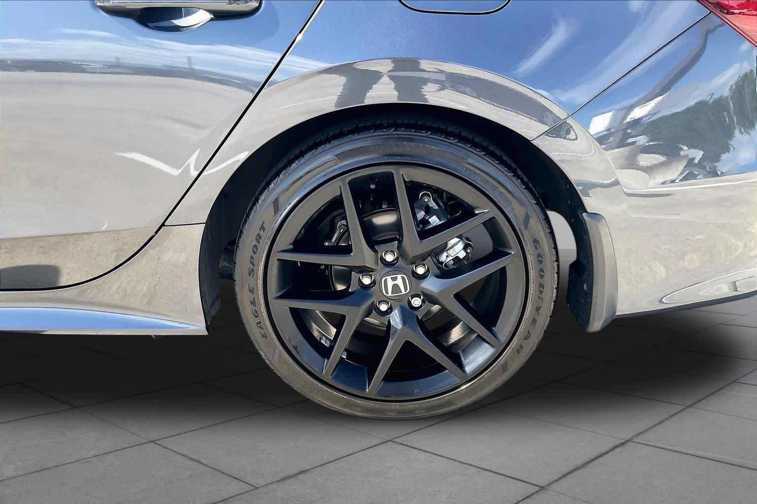 Used 2025 Meteorite Gray Metallic Honda Sport image 11