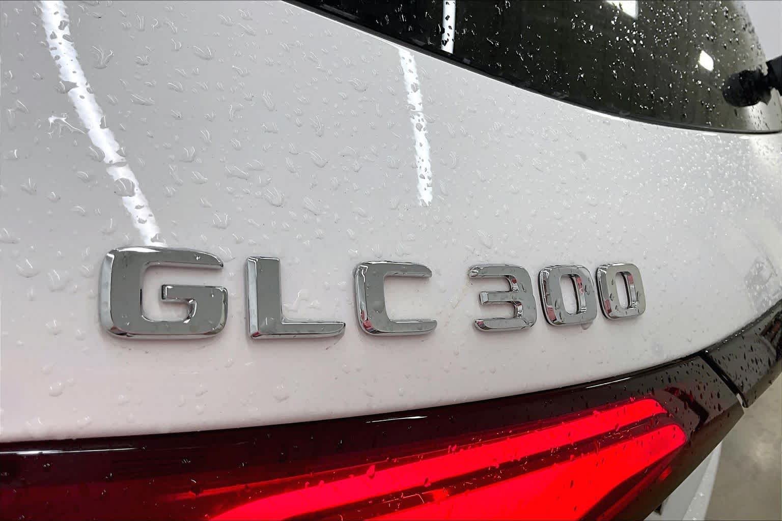 New 2026 Polar White Mercedes-Benz GLC 300 image 15
