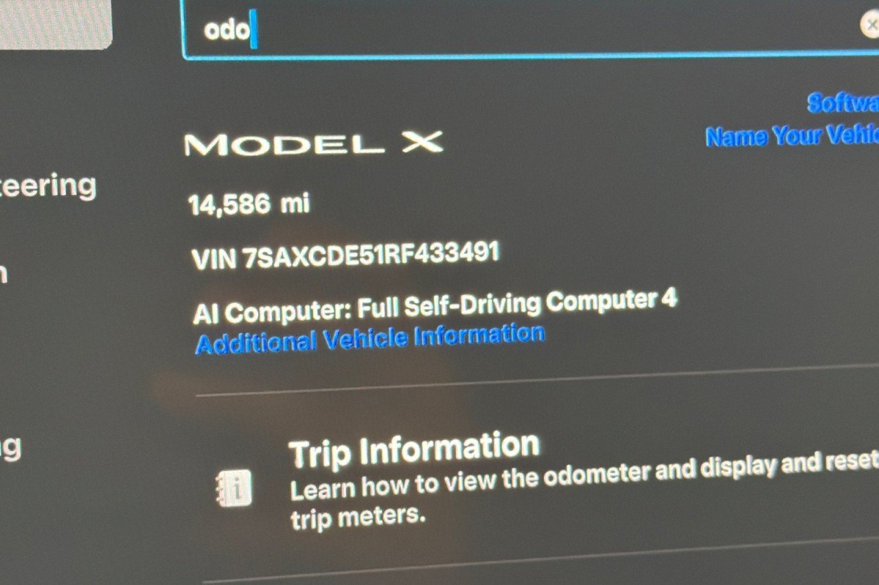 Used 2024 RED Tesla  image 24
