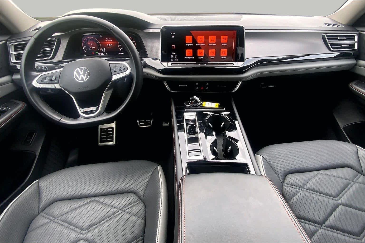 Used 2024 Pure Gray Volkswagen 2.0T Peak Edition SE w/Technology image 14