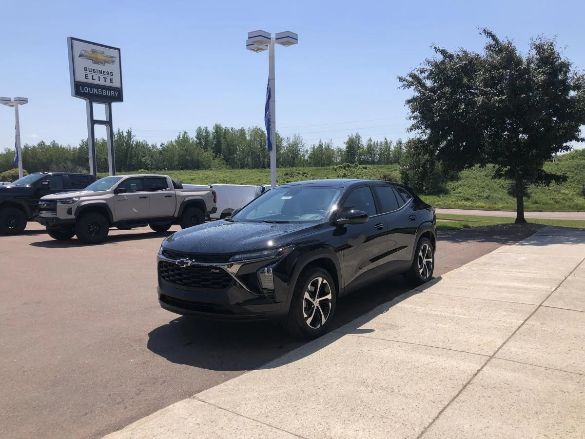 New 2026 Black Chevrolet Fwd 4dr 1rs image 4