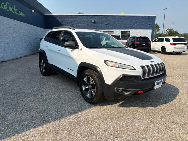 Used 2016 Bright White Clearcoat Jeep Trailhawk image 7
