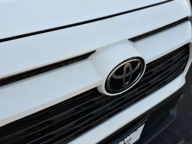 Used 2025 White Toyota XLE image 25