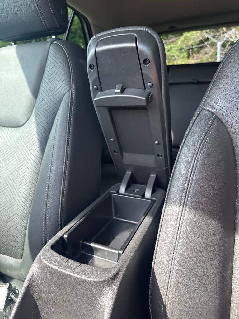 Used 2023 White Frost Buick Essence image 20