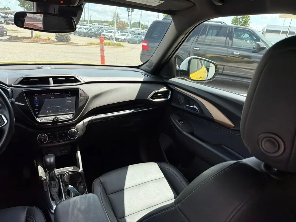 Used 2023 Yellow Chevrolet ACTIV image 29