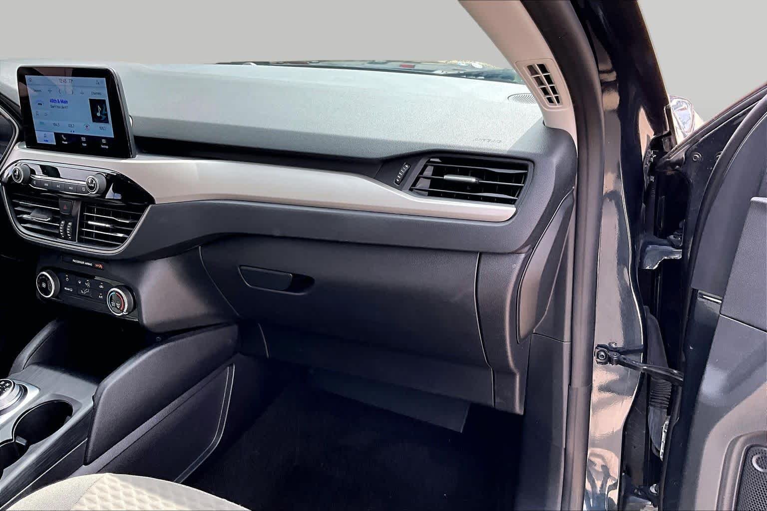 Used 2022 Stone Blue Metallic Ford SE image 19