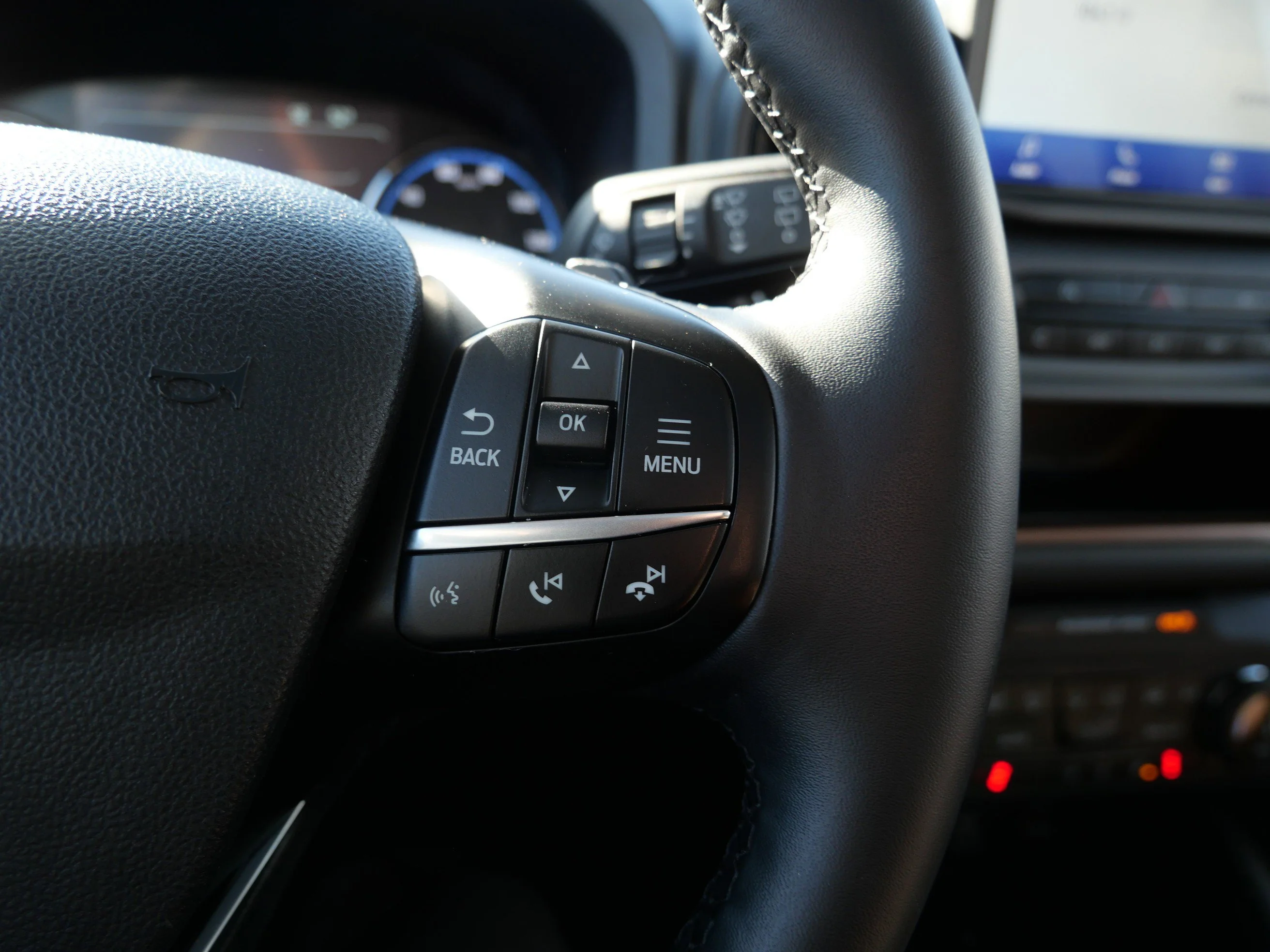 Used 2024 Azure Gray Metallic Ford Badlands image 26