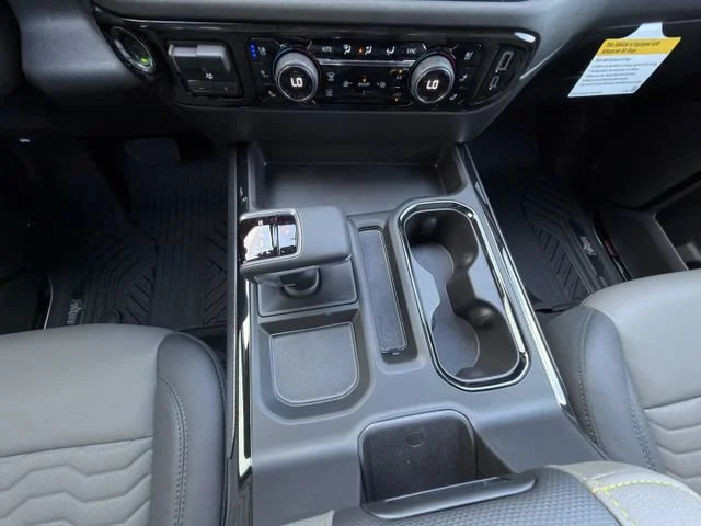 2026 Chevrolet Silverado 1500 ZR2 - Photo 17