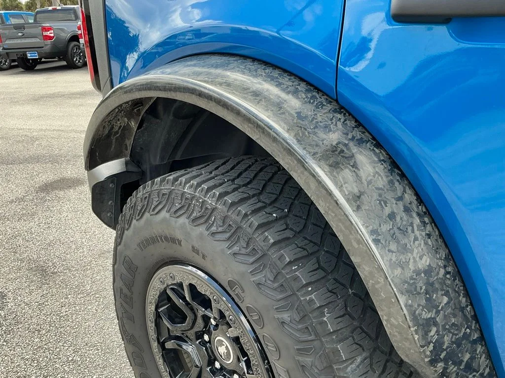Used 2022 Blue Ford Wildtrak image 18
