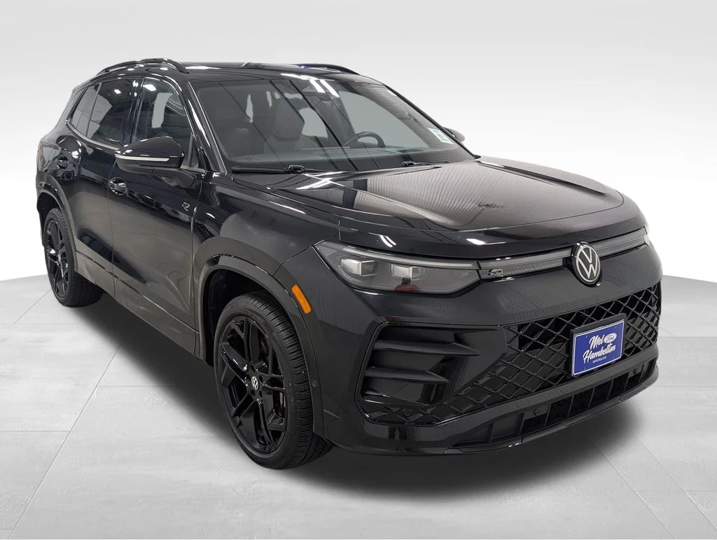 Certified Used 2026 Deep Black Pearl Effect Volkswagen 2.0T SE R-Line Black image 19