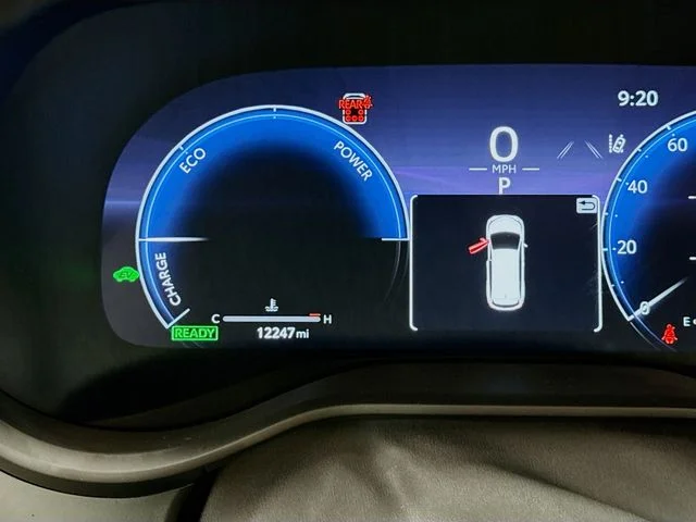 Used 2025  Toyota Platinum image 12
