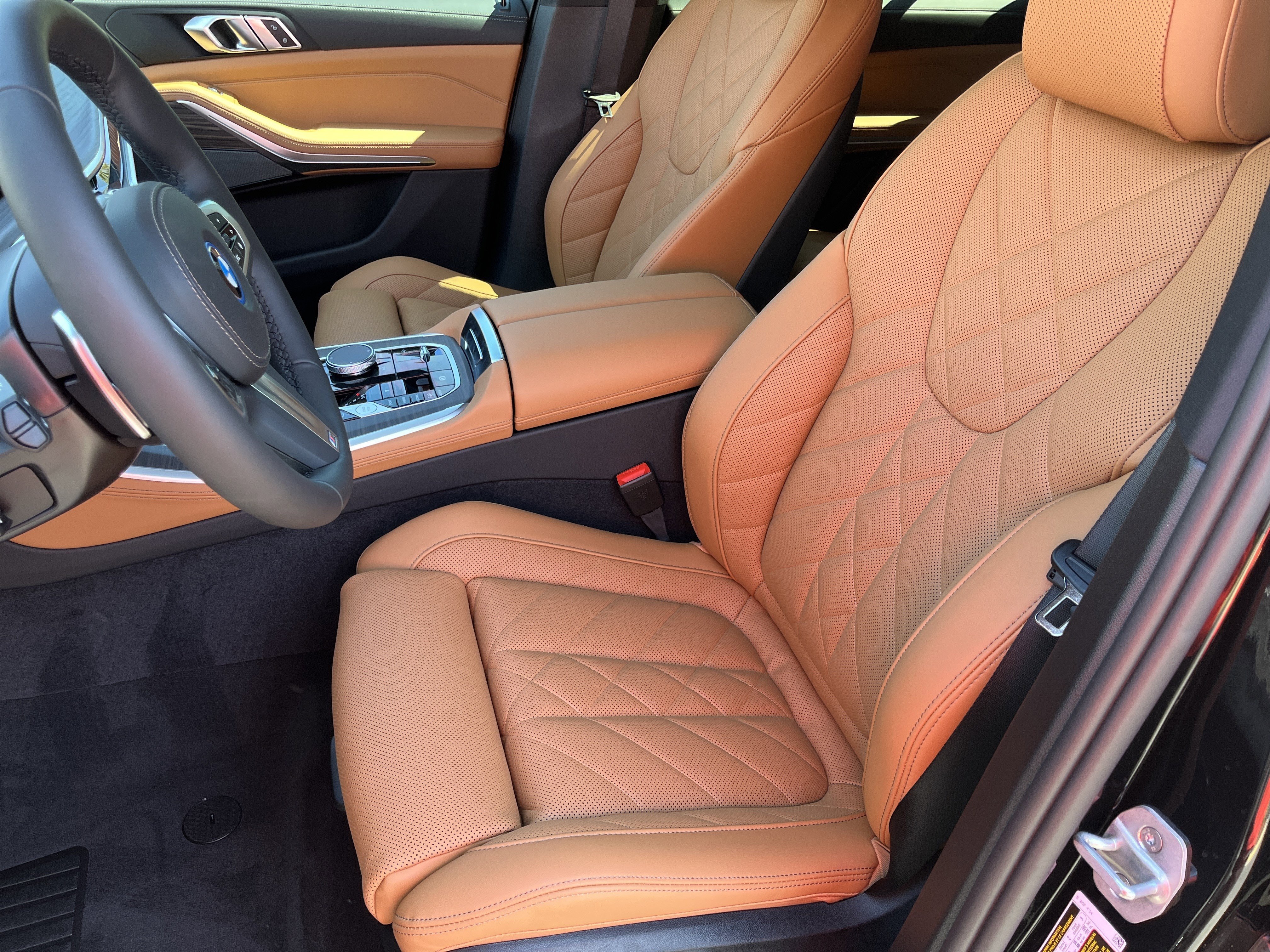 New 2026 Black Sapphire Metallic BMW xDrive50e image 17