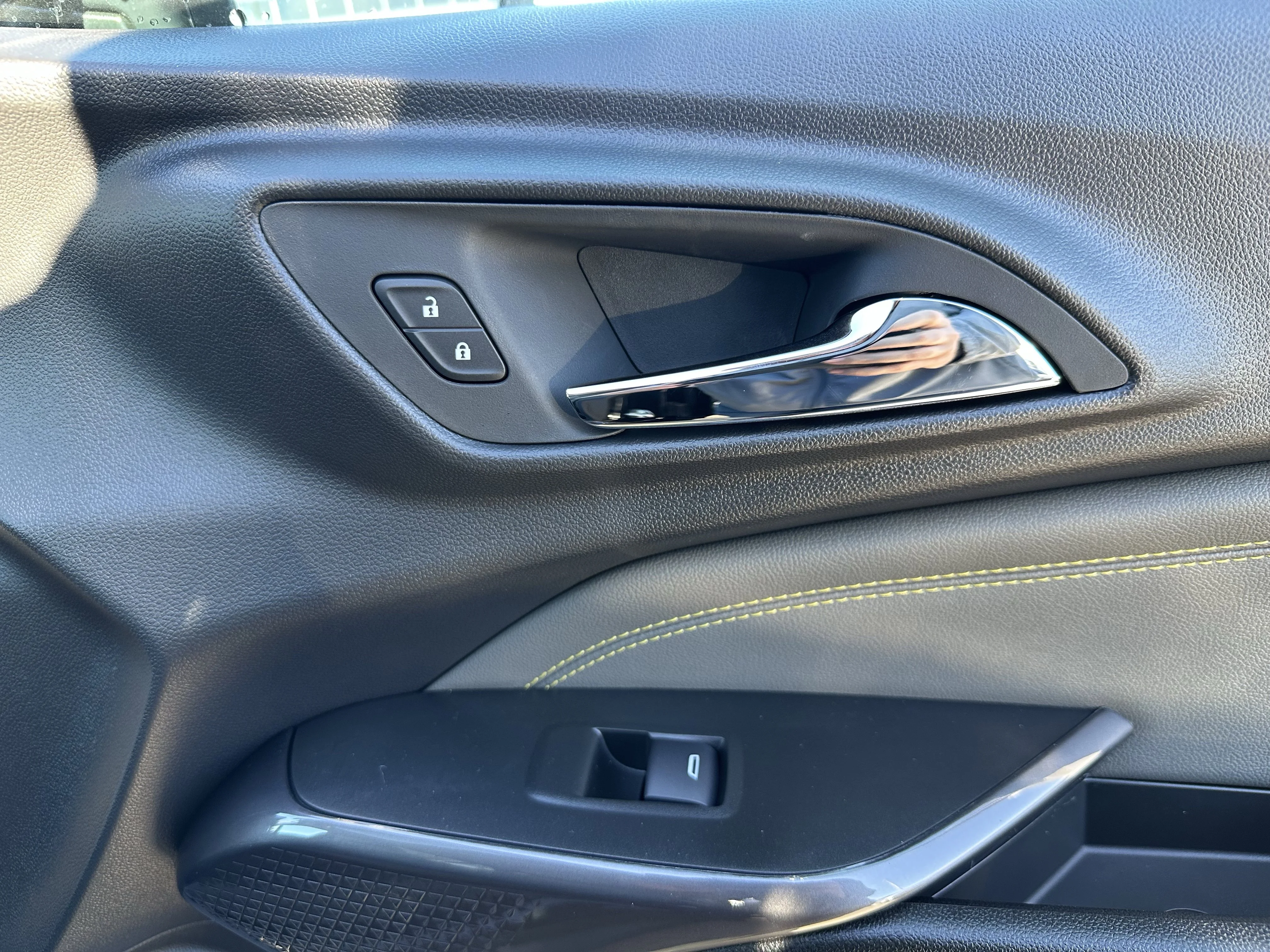 New 2026 Mosaic Black Metallic Chevrolet ACTIV image 24