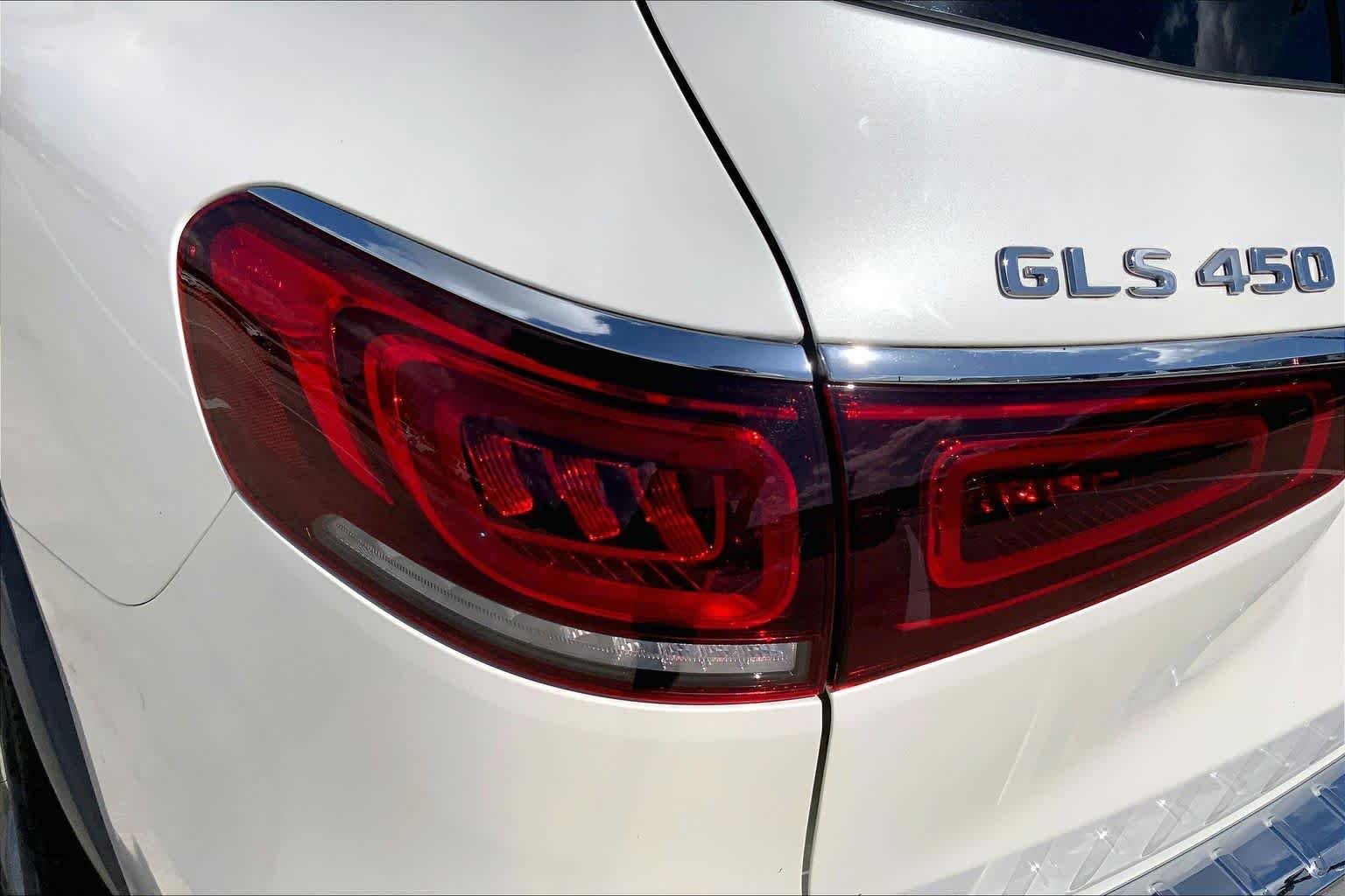 Used 2022 MANUFAKTUR Diamond White Bright Mercedes-Benz GLS 450 image 28
