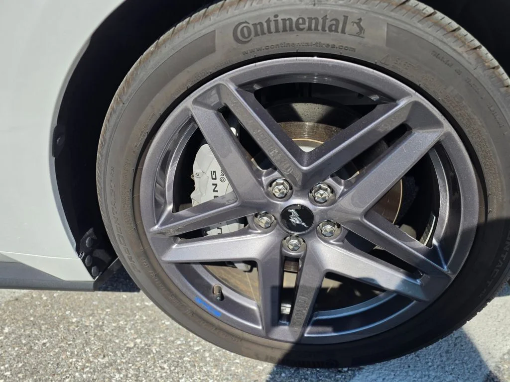 Used 2025 Oxford White Ford GT Premium image 11