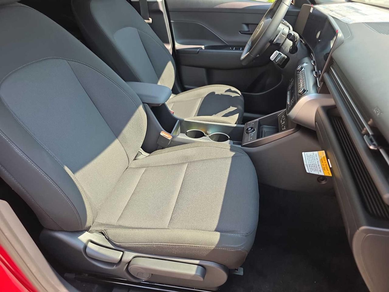2025 Hyundai Kona SEL Convenience - Photo 22