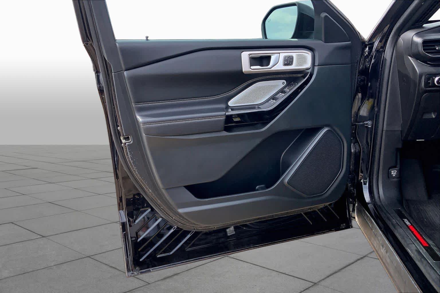 Used 2024 Agate Black Metallic Ford ST image 22