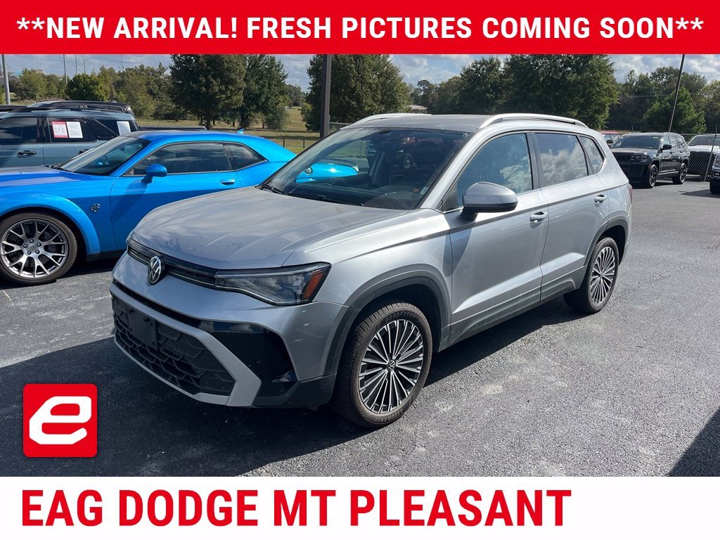 Used 2025  Volkswagen 1.5T SE image 2