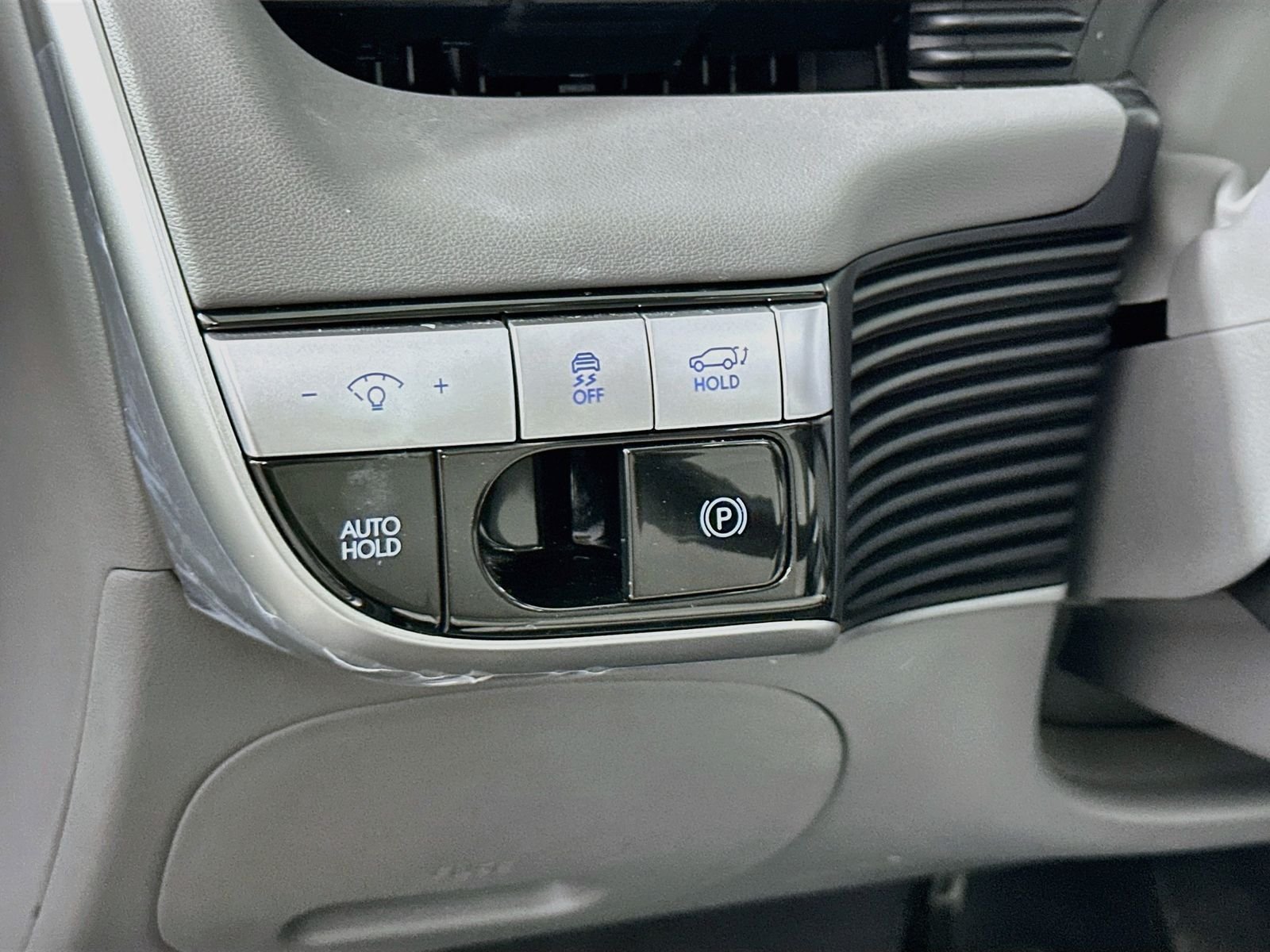 Used 2024 Abyss Black Hyundai Limited image 10