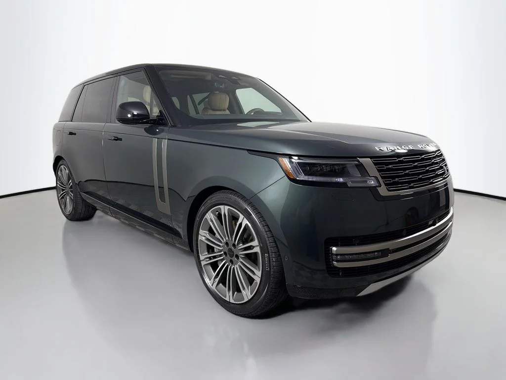 New 2026 Belgravia Green Land Rover SE LWB 7-Seats / V8 image 3