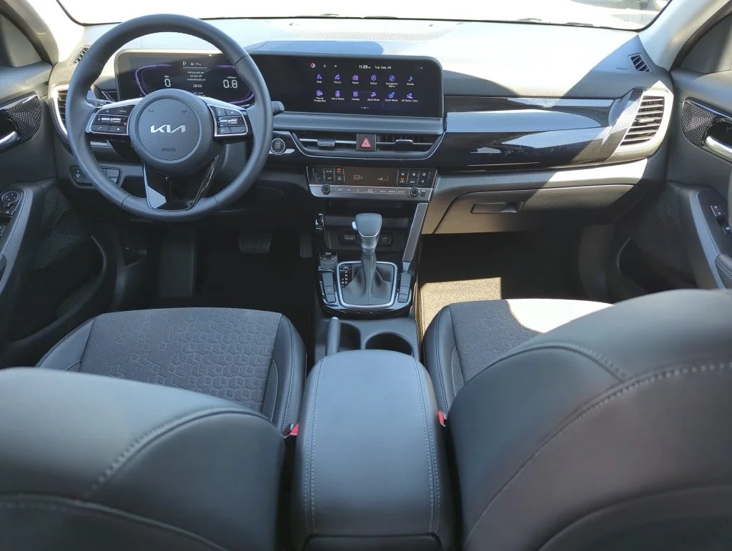 Used 2025 Blue Kia S image 15