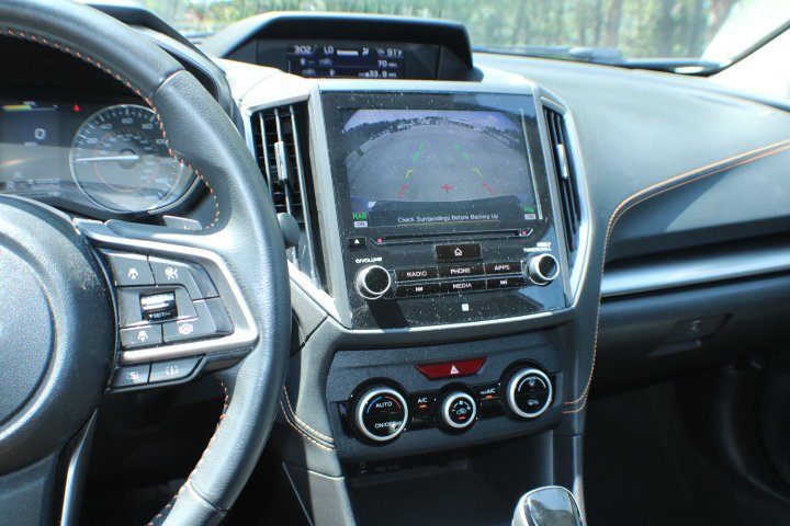 Used 2021 Crystal White Pearl Subaru Limited image 12