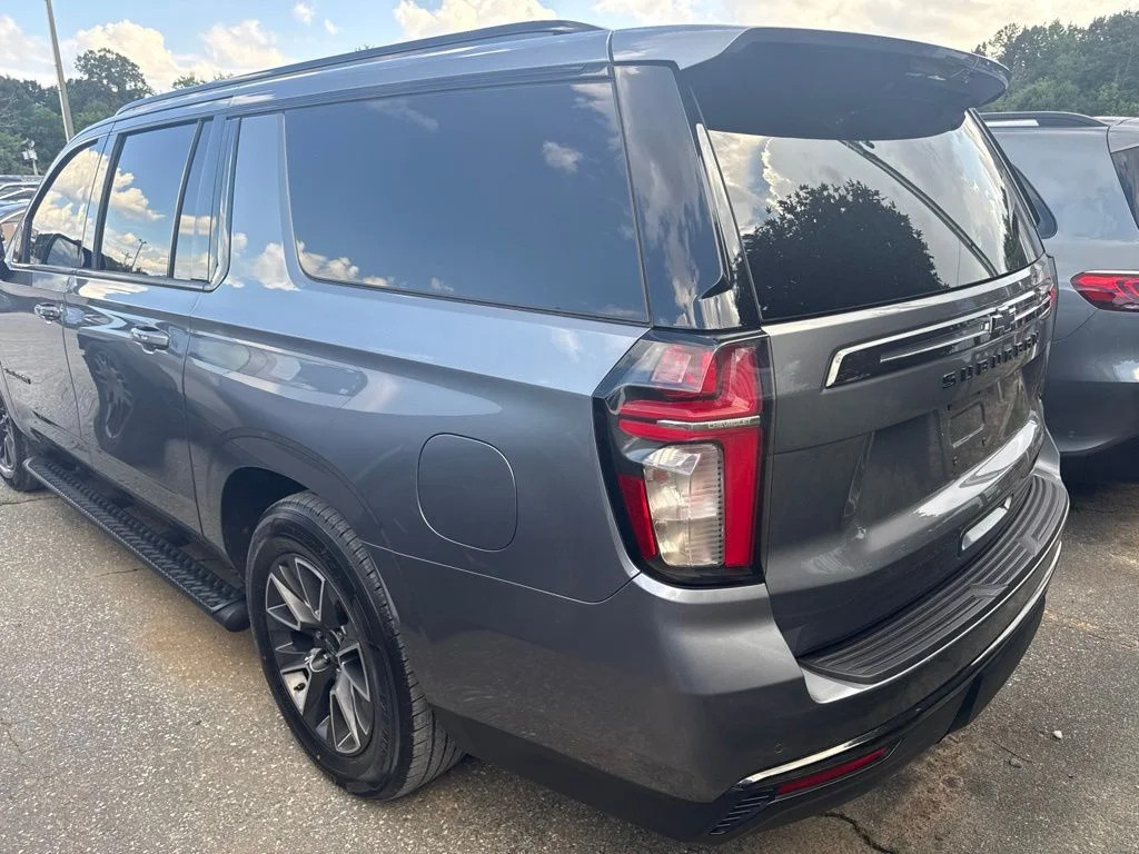 Used 2021 Gray Chevrolet Z71 image 6