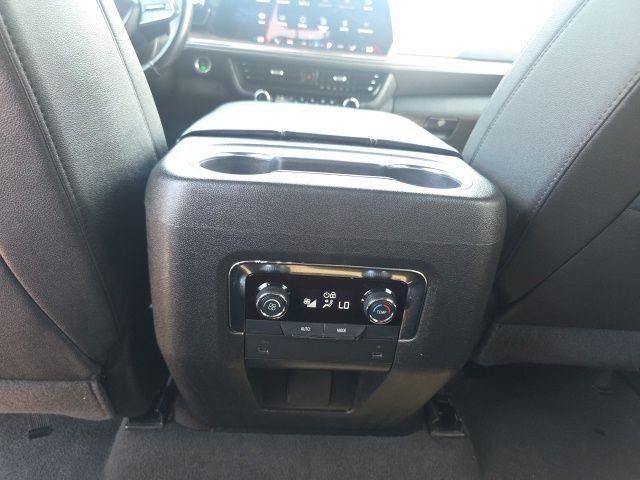 Used 2025 Gray Chevrolet Z71 image 28