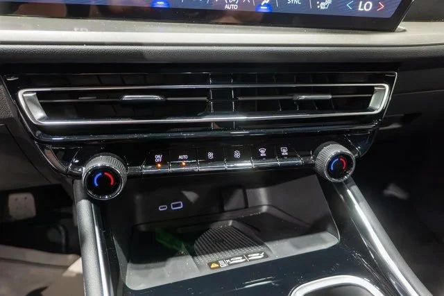 2027 Chevrolet Traverse LT - Photo 21
