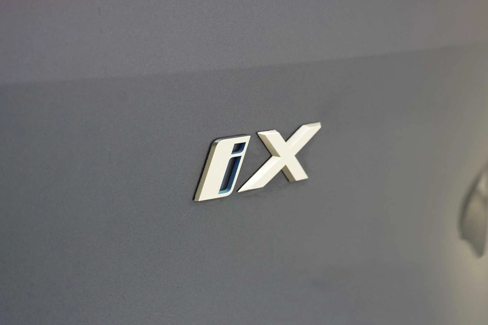 Certified Used 2024 Phytonic Blue Metallic BMW xDrive50 image 9