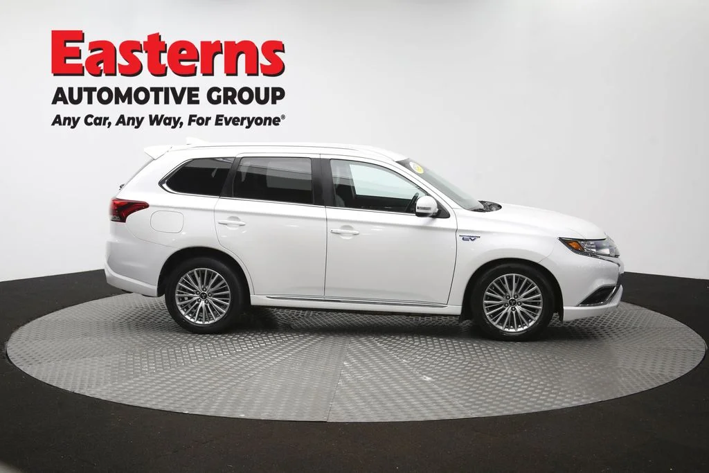 Used 2020 White Mitsubishi SEL image 45