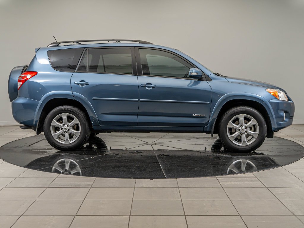 Used 2011 Pacific Blue Metallic Toyota Limited image 11