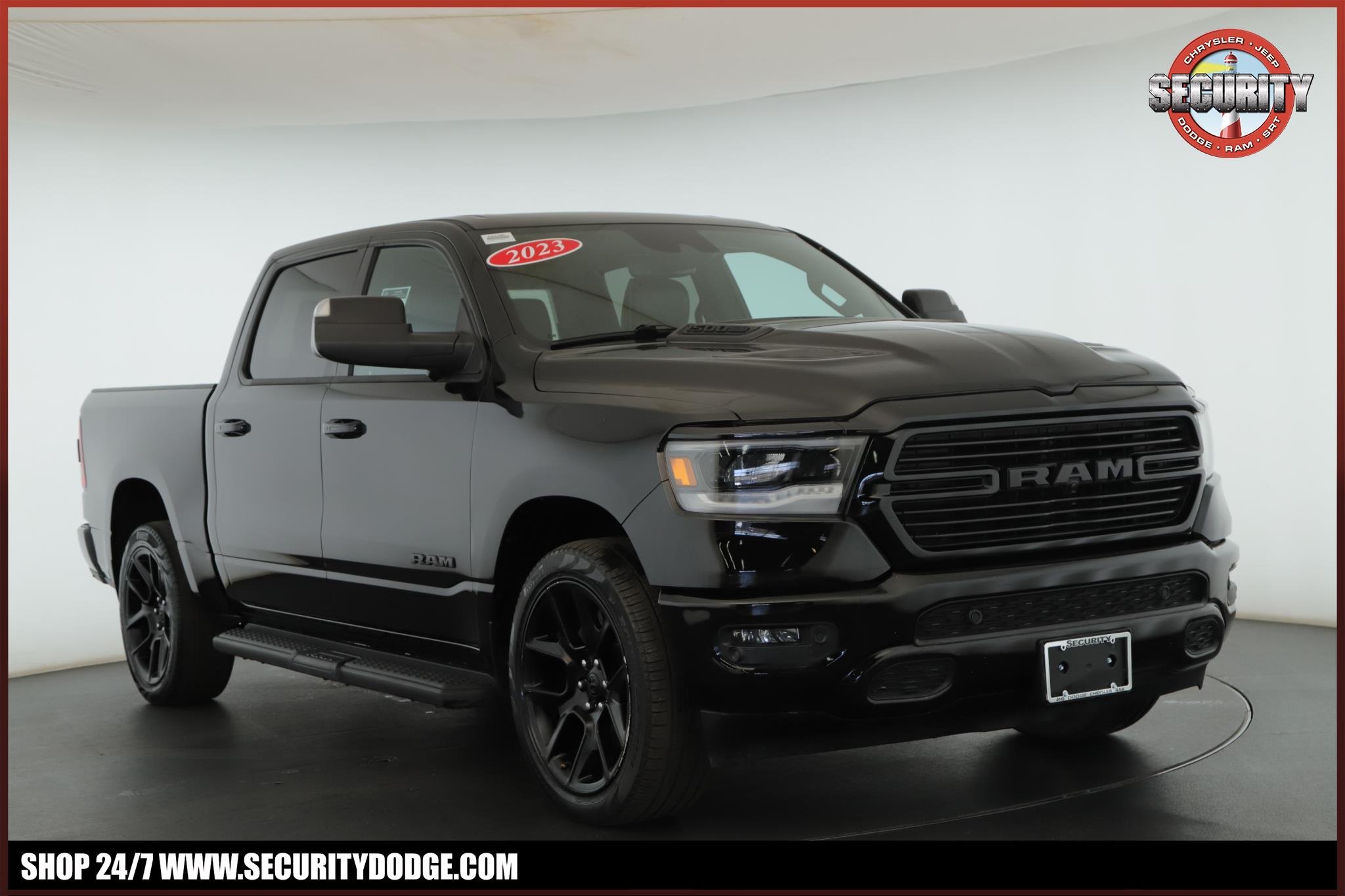 2023 RAM 1500 Laramie 4x4 Crew Cab 5'7's photo