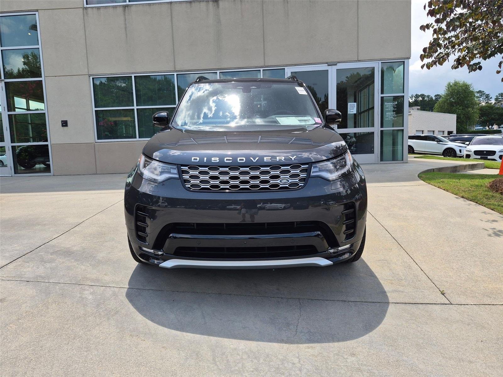 New 2026 Carpathian Grey Premium Metallic Land Rover Gemini Edition image 2