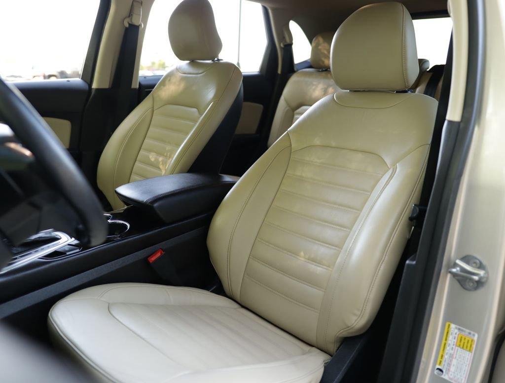 Used 2017 White Ford SEL image 22