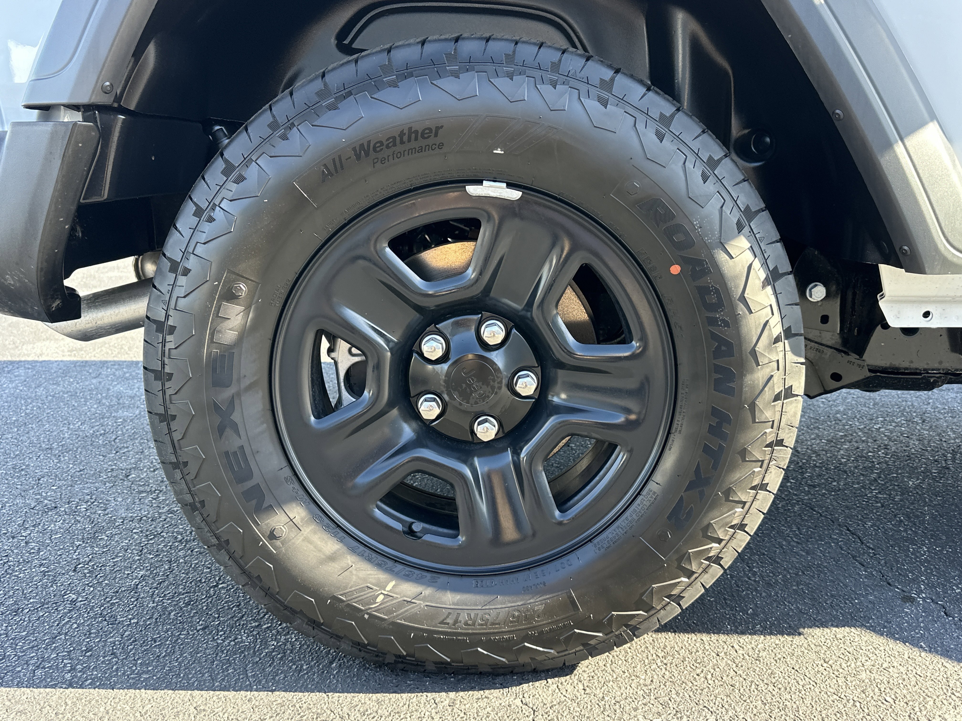 New 2026 Bright White Clear-Coat Exterior Paint Jeep Sport image 20