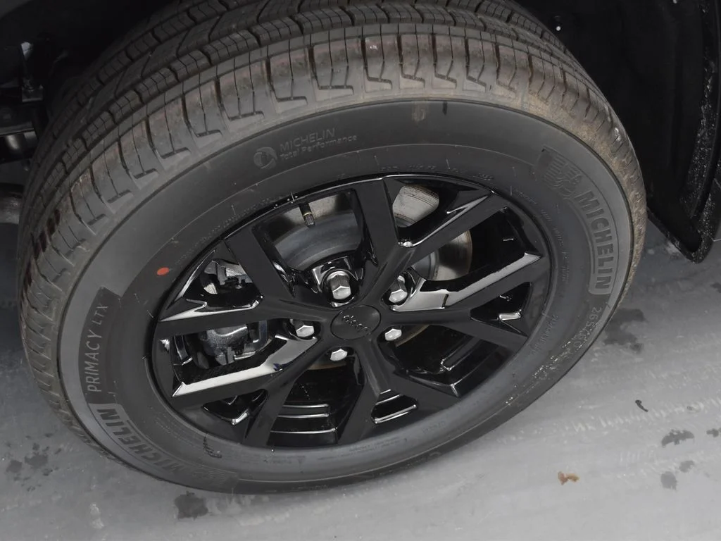 New 2026 White Jeep Altitude image 32