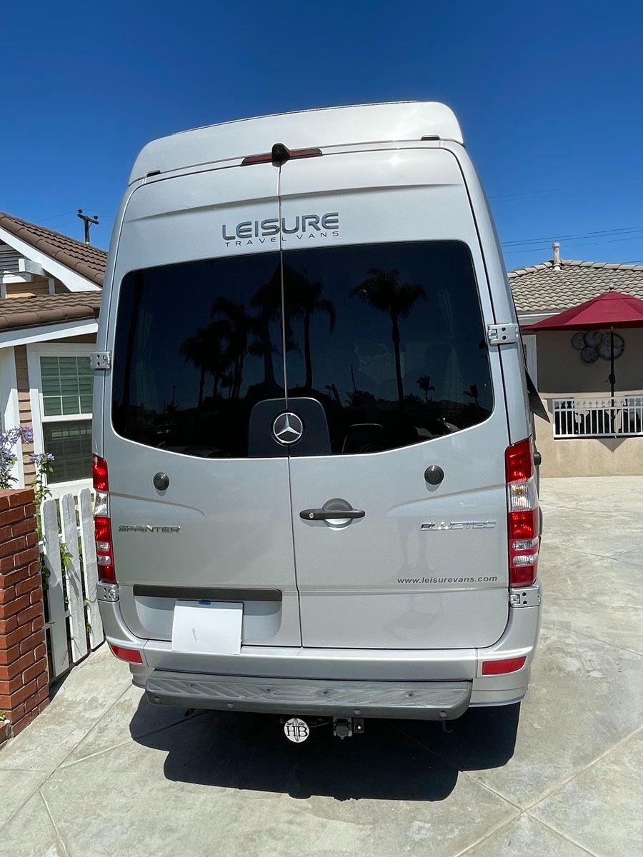 Used 2014 Brilliant Silver Metallic Leisure Travel Great Shape and Ready for Travel image 3