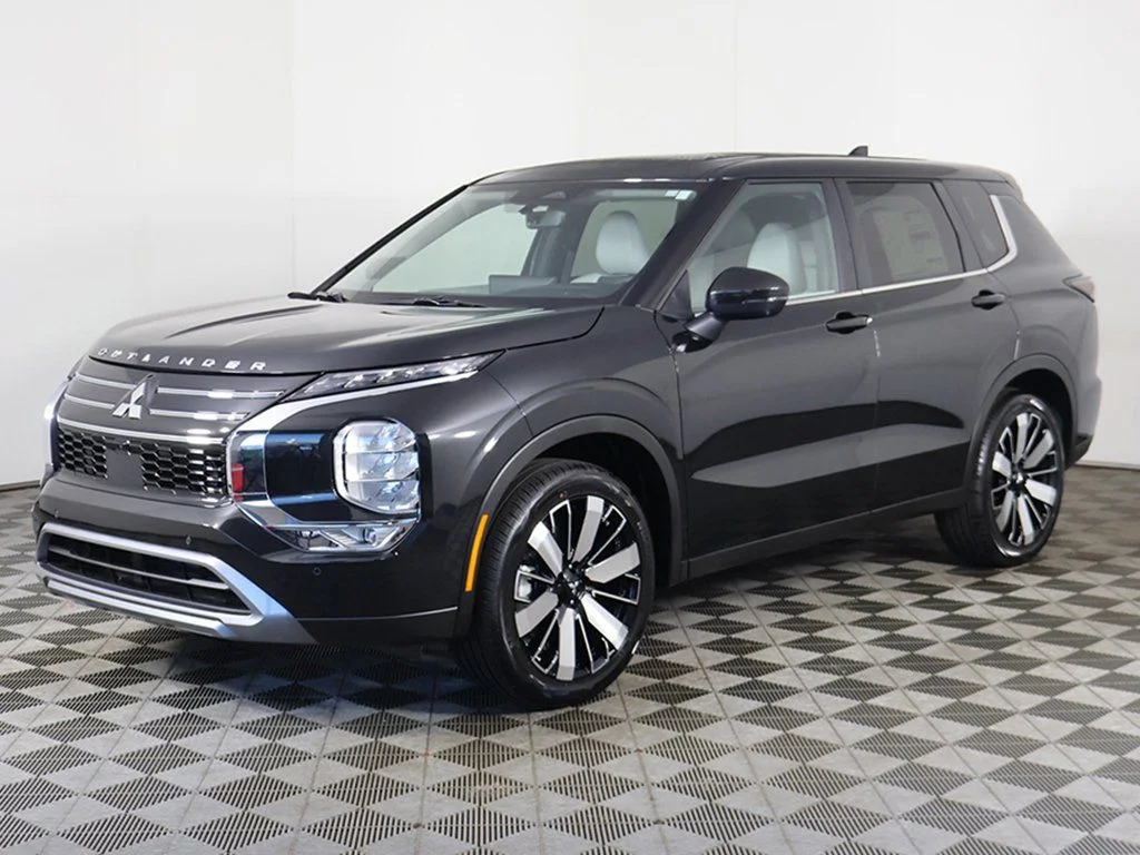2025 Mitsubishi Outlander SE - Photo 11